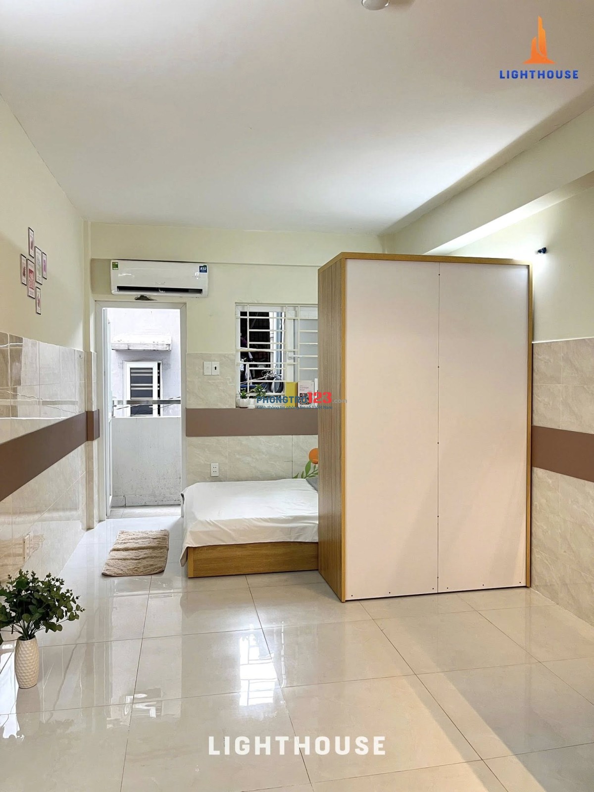 phòng ban công tiện nghi chính chủ gần bx miền đông