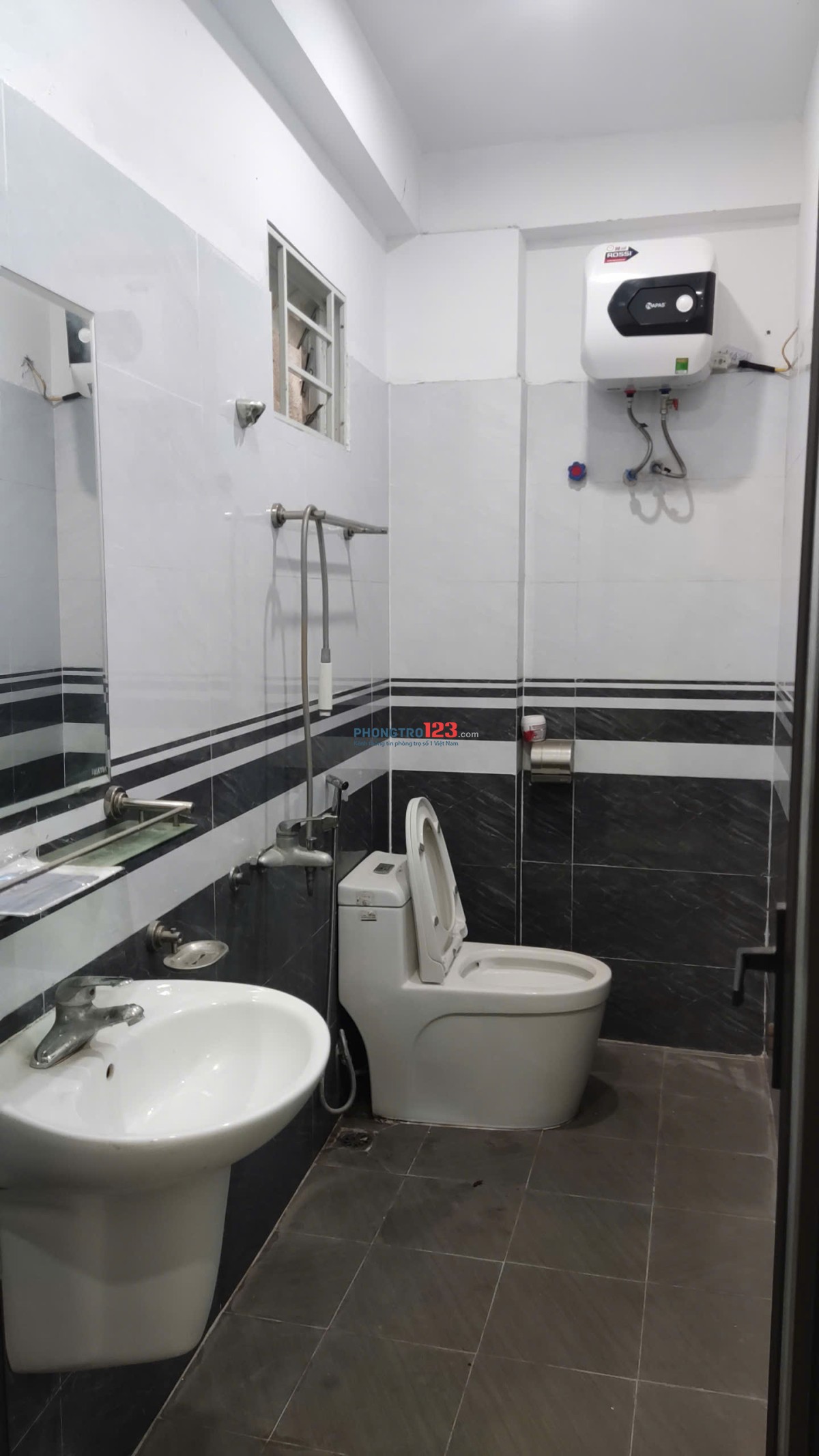 CHO THUÊ PHÒNG CÓ BAN CÔNG + CỬA SỔ THOÁNG Ở PHÚ LƯƠNG, HÀ ĐÔNG. Giá từ 2tr1->3tr5