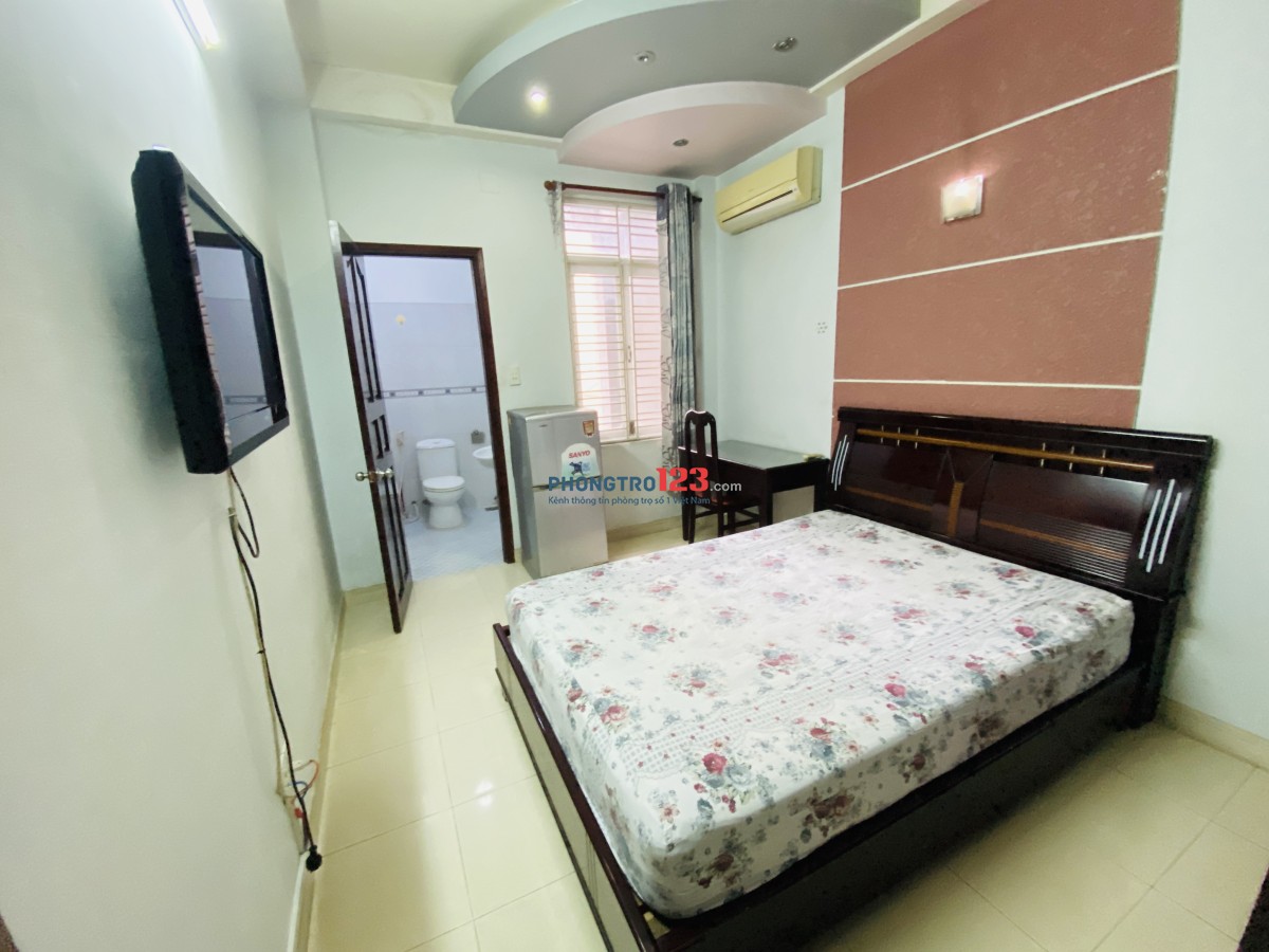 Phòng đầy đủ tiện nghi. ĐC: 18A/17. Gần Đài truyền hình và trường Khoa Học Xã Hội & Nhân Văn 150 mét