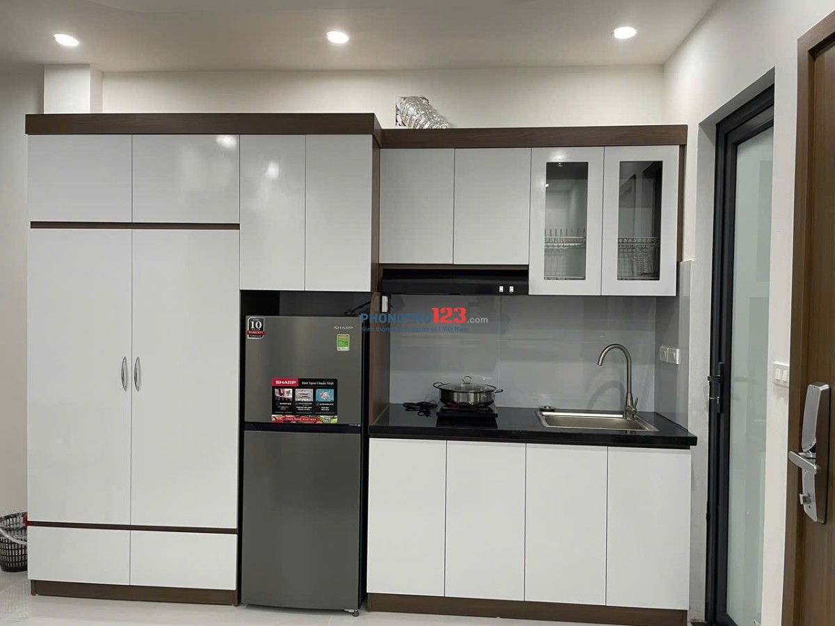 Cho thuê Căn hộ khép kín Full nội thất, ban công thoáng