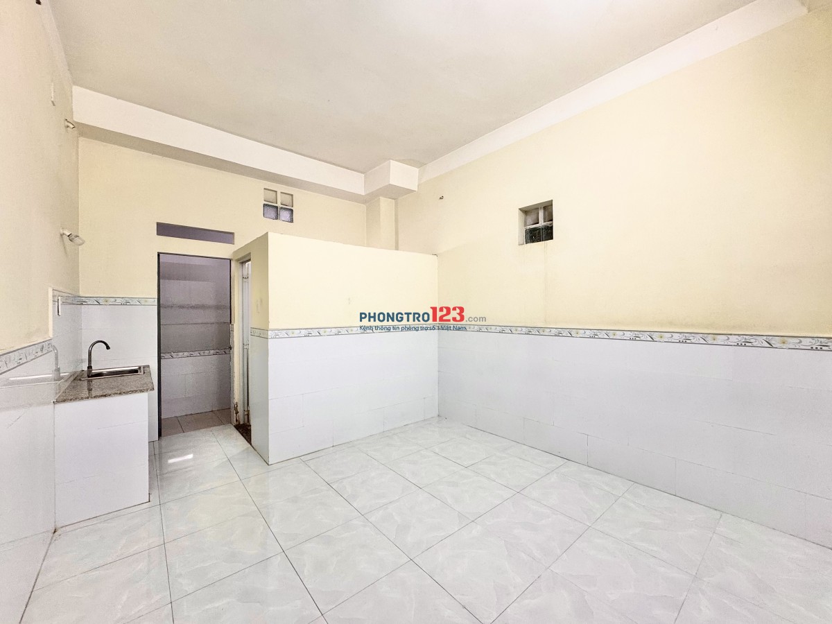 Phòng An Ninh Mới Xây Ngay Sân Bay, CV Gia Định