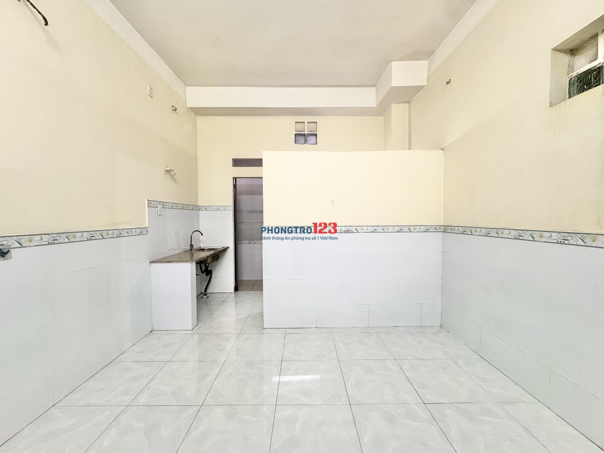 Phòng An Ninh Mới Xây Ngay Sân Bay, CV Gia Định