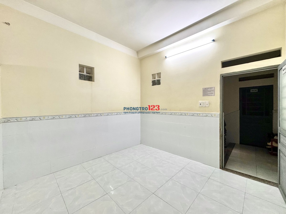 Phòng An Ninh Mới Xây Ngay Sân Bay, CV Gia Định