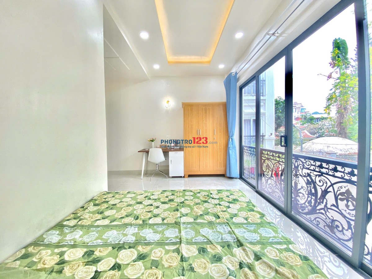 Cho thuê căn hộ ban công giả full nội thất gần Hàng Xanh Đại Học Hutech UEF Ngoại Thương GTVT HIU