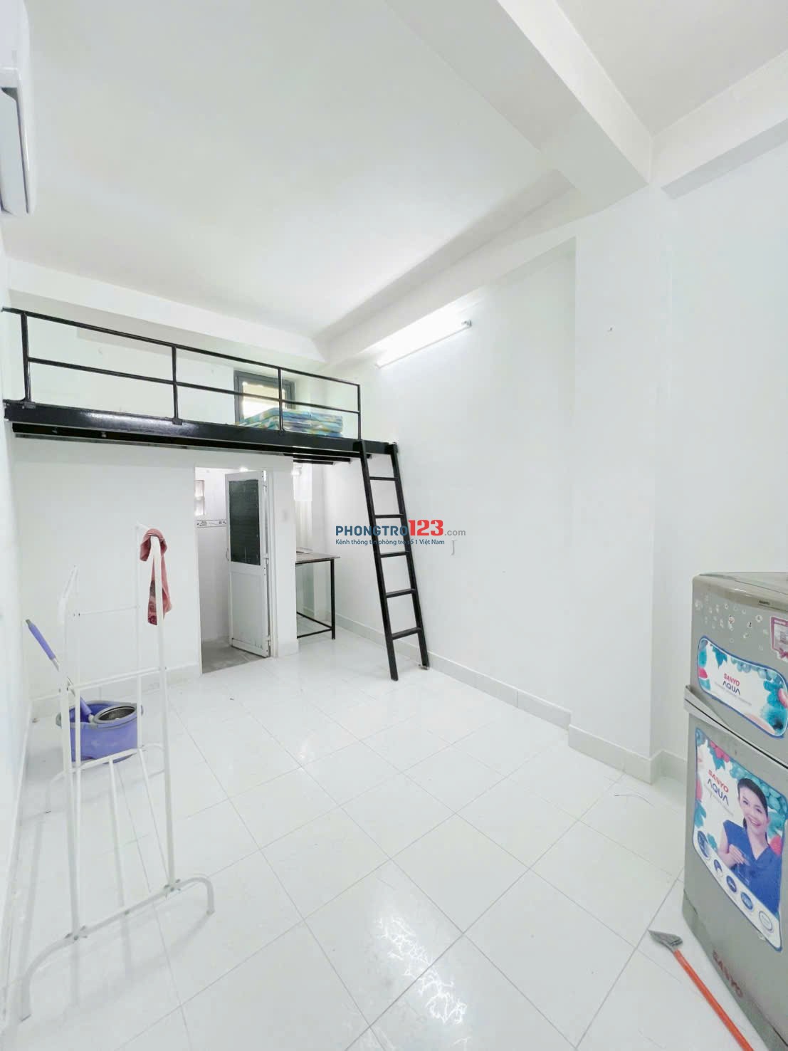 Phòng máy lạnh có gác cửa sổ trời, dưới trệt ngay Vòng Xoay Cây Gõ, Hồng Bàng, Q.11