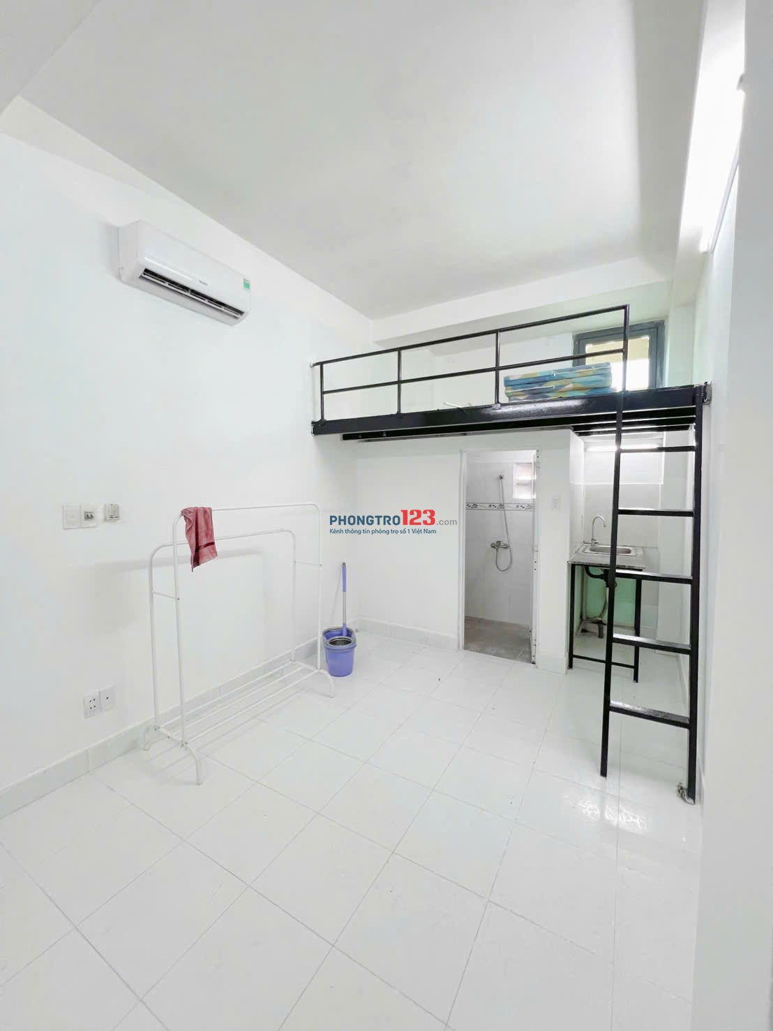 Phòng máy lạnh có gác cửa sổ trời, dưới trệt ngay Vòng Xoay Cây Gõ, Hồng Bàng, Q.11
