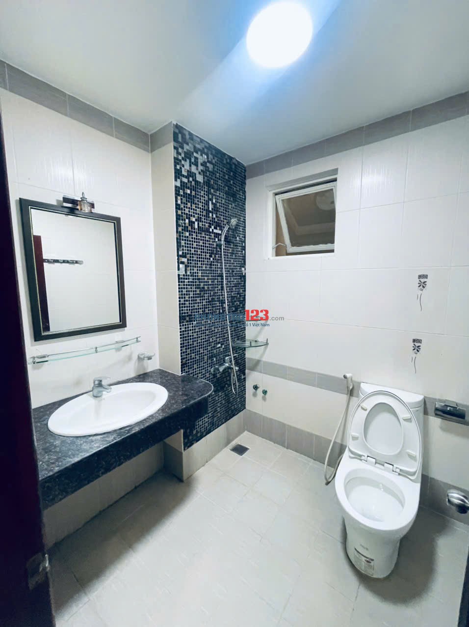 Phòng Mới Số 1 Đường D10, Full Nội Thất, Lầu 1, Dt : 35m2, Giá 5,2TR/TH