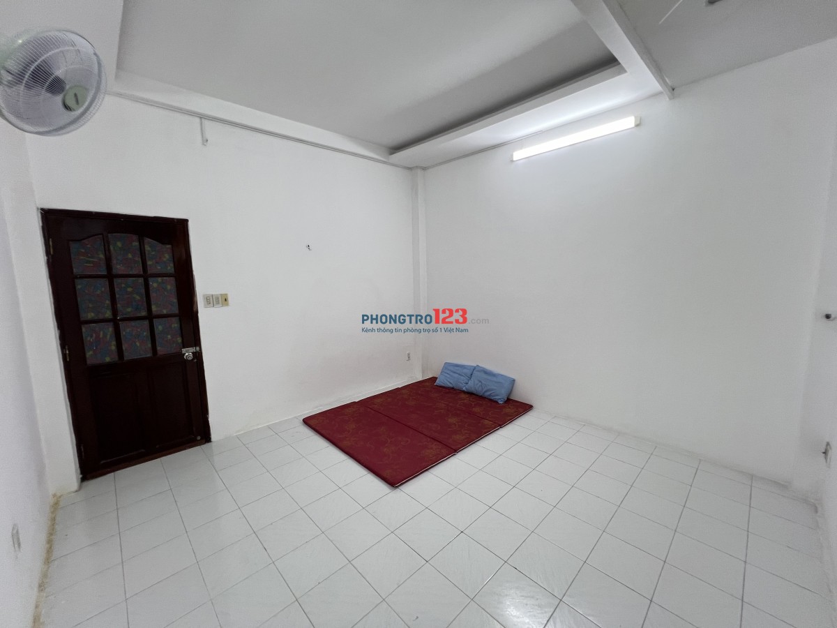 CHÍNH CHỦ CHO THUÊ PHÒNG SẠCH, CÓ BAN CÔNG KHU VỰC ĐH VĂN HIẾN,TÂN PHÚ