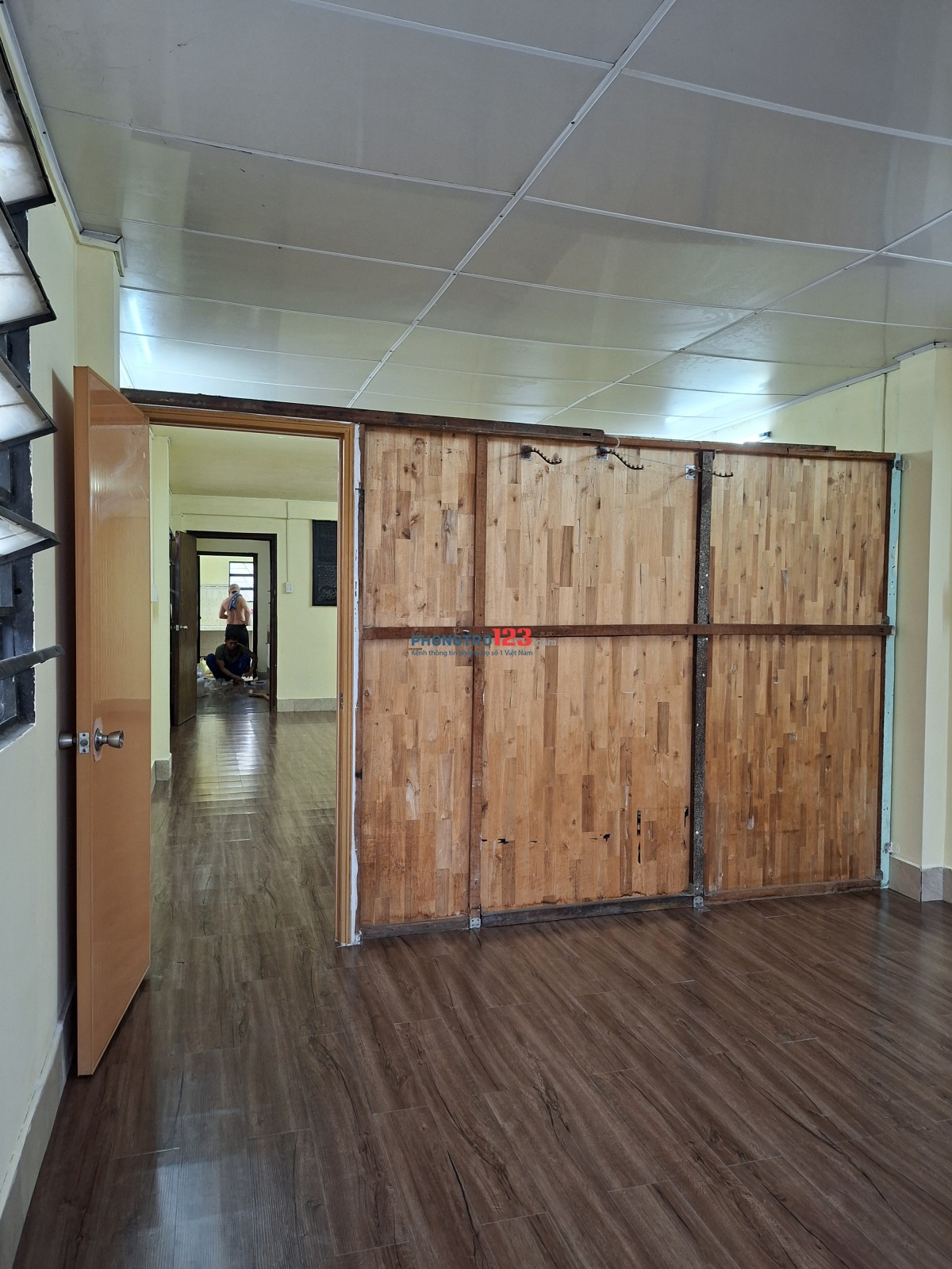 Căn hộ lầu 2 .Diện tích : 80 m2 giá 5trieu 5 ( Q.5 cách đại học y dược 1 km )