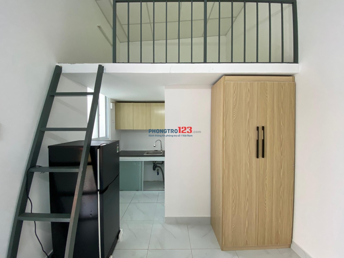 PHÒNG CÓ GÁC LỬNG – KHU TÊN LỬA, BÌNH TÂN – GIỜ GIẤC TỰ DO