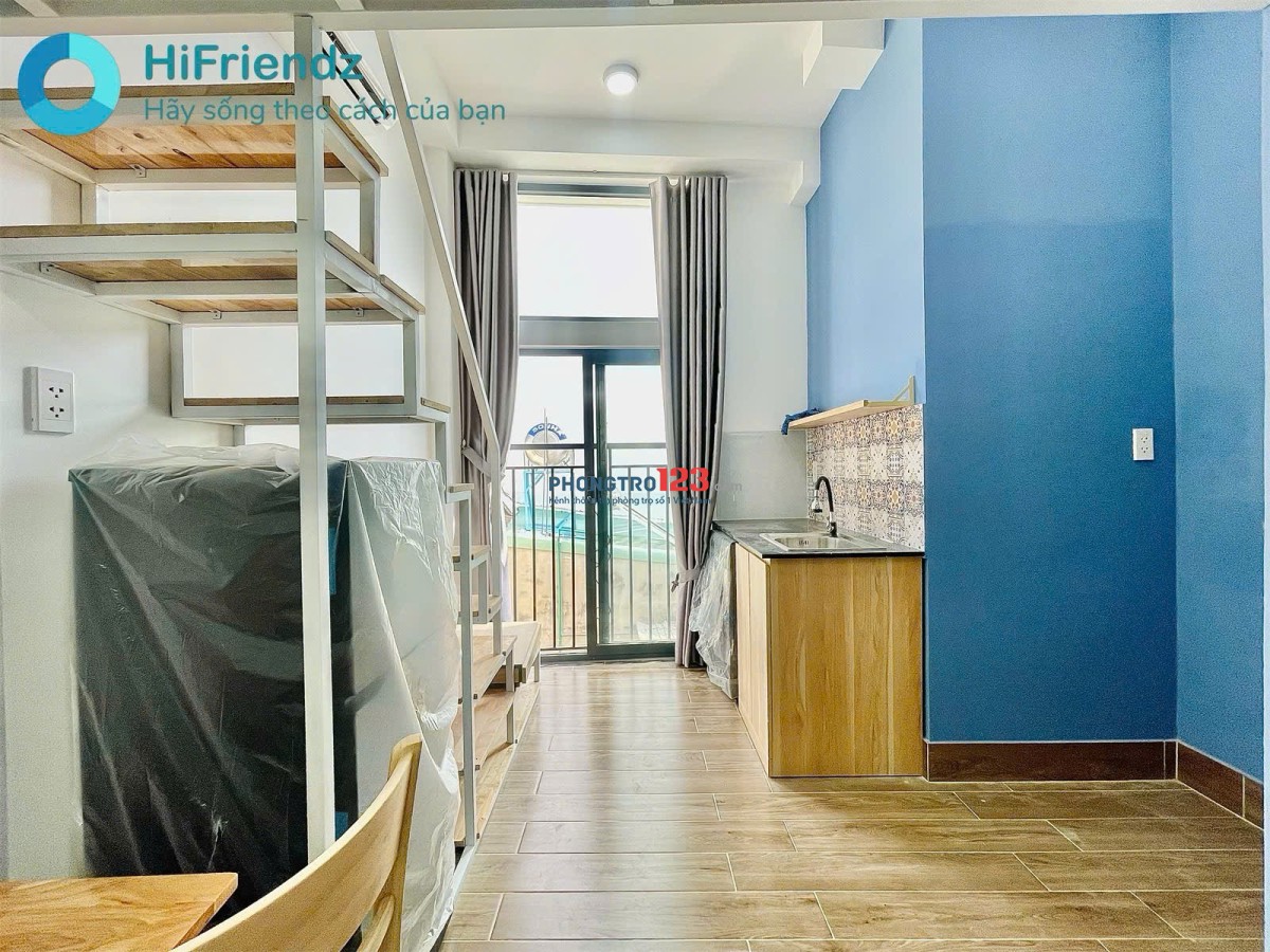 DUPLEX CỬA SỐ BAN CÔNG SÁT TRẦN FULL NỘI THẤT TRẦN CAO THOÁNG MỚI 100%