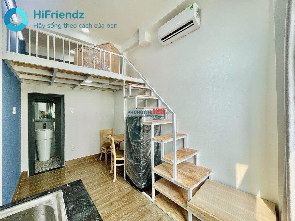 DUPLEX CỬA SỐ BAN CÔNG SÁT TRẦN FULL NỘI THẤT TRẦN CAO THOÁNG MỚI 100%