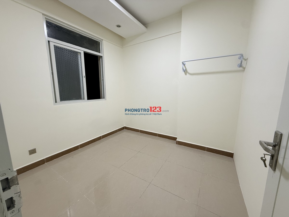 Cần cho thuê phòng riêng Era Town Đức Khải Tolet sài chung Tiện ích đầy đủ .
