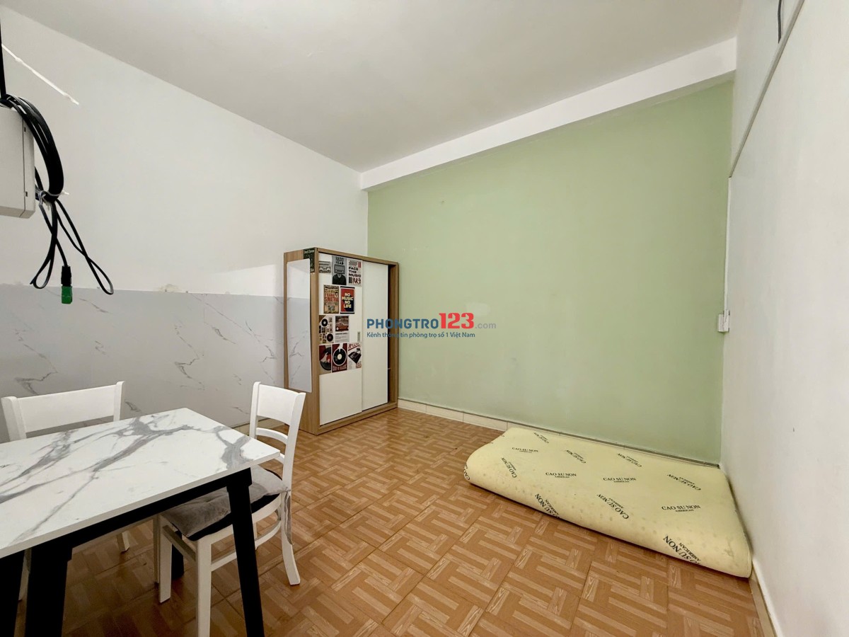 Cho thuê căn hộ 1PN balcony siêu to - thang máy - chợ Bà Chiểu - VLU