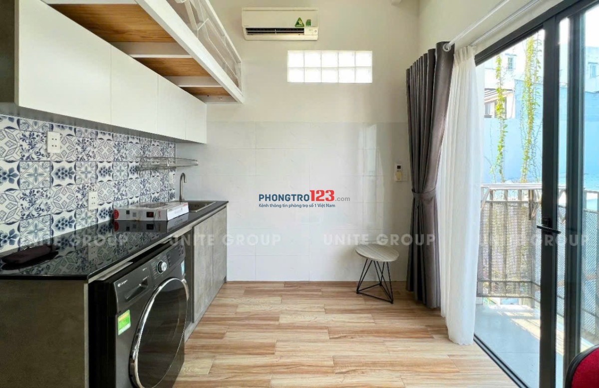Phòng trọ có gác, máy giặt riêng, ban công thoáng - gần chợ Bà Chiểu, Hàng Xanh giáp quận 1, quận 2