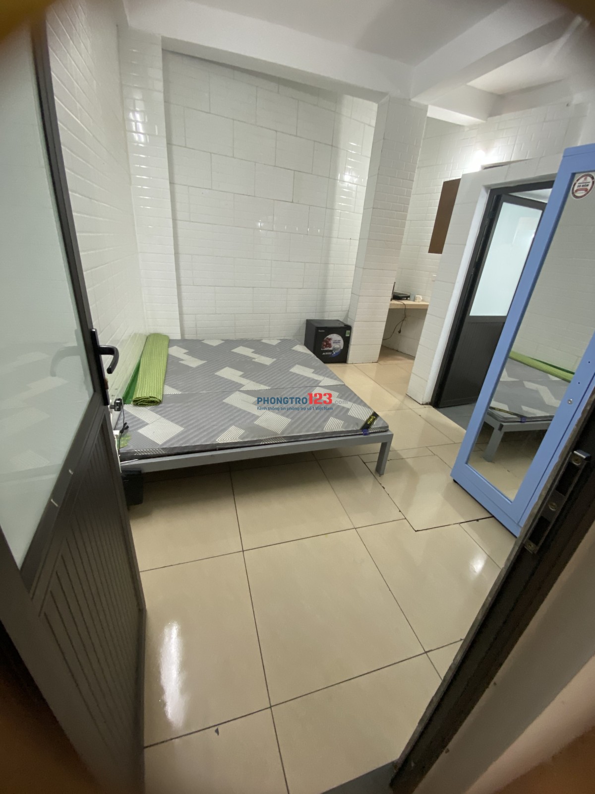 Phòng 2tr6 -3tr - 3tr5 ban công cửa sổ tại nguyên xá