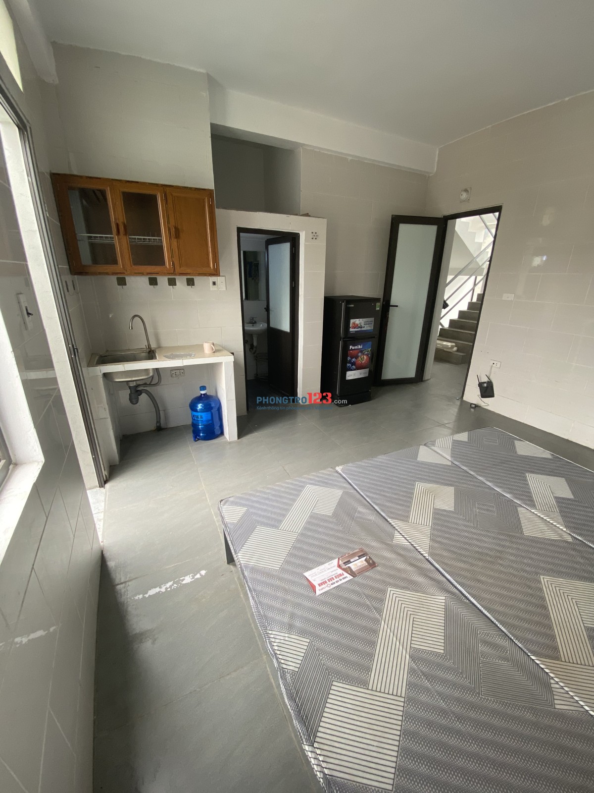 Phòng 2tr6 -3tr - 3tr5 ban công cửa sổ tại nguyên xá