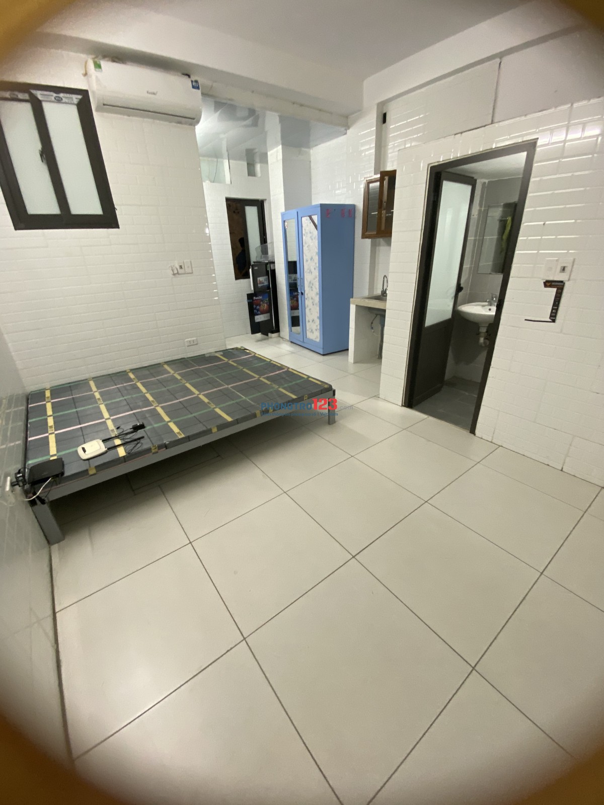 Phòng 2tr6 -3tr - 3tr5 ban công cửa sổ tại nguyên xá