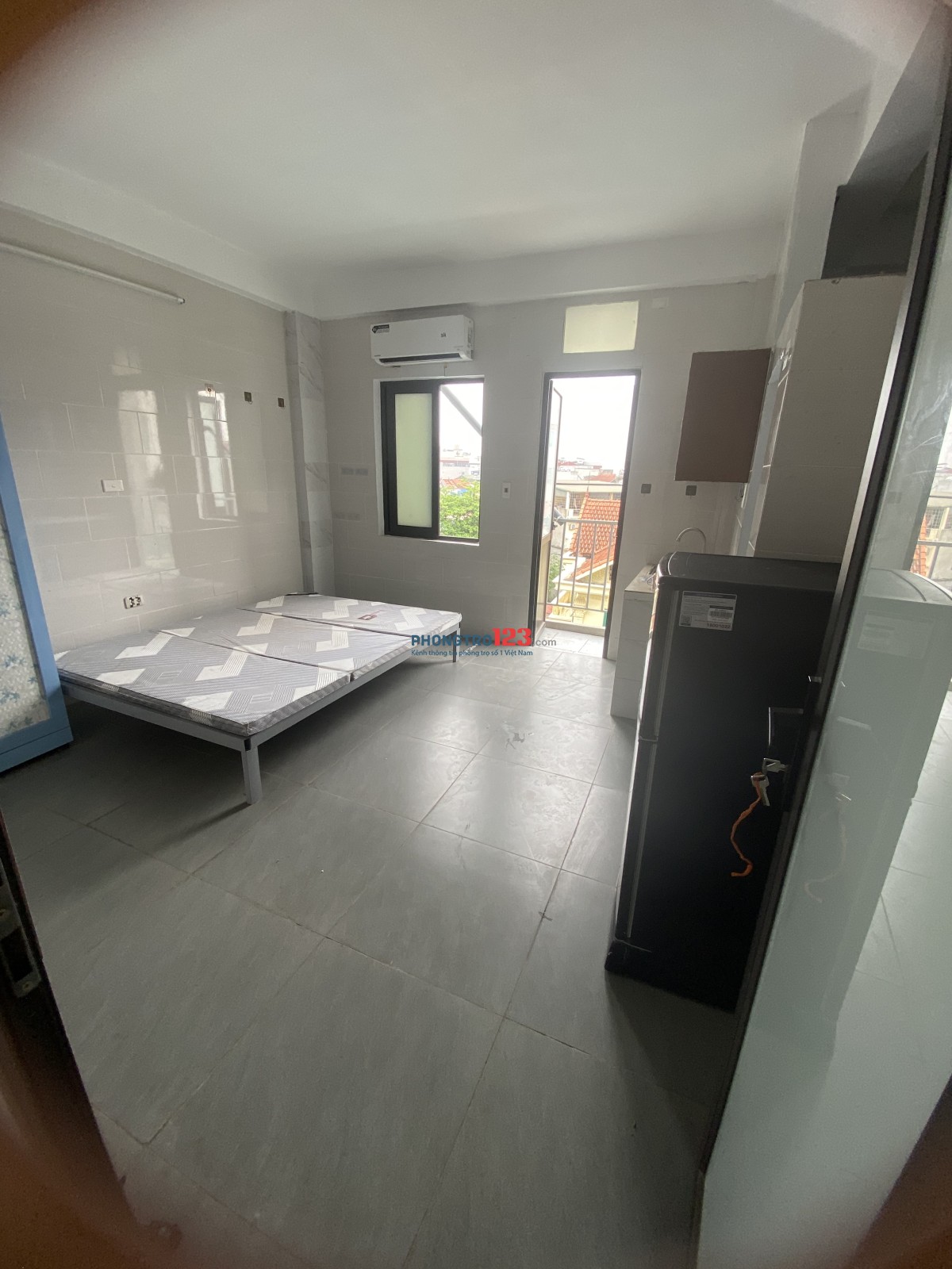 Phòng 2tr6 -3tr - 3tr5 ban công cửa sổ tại nguyên xá