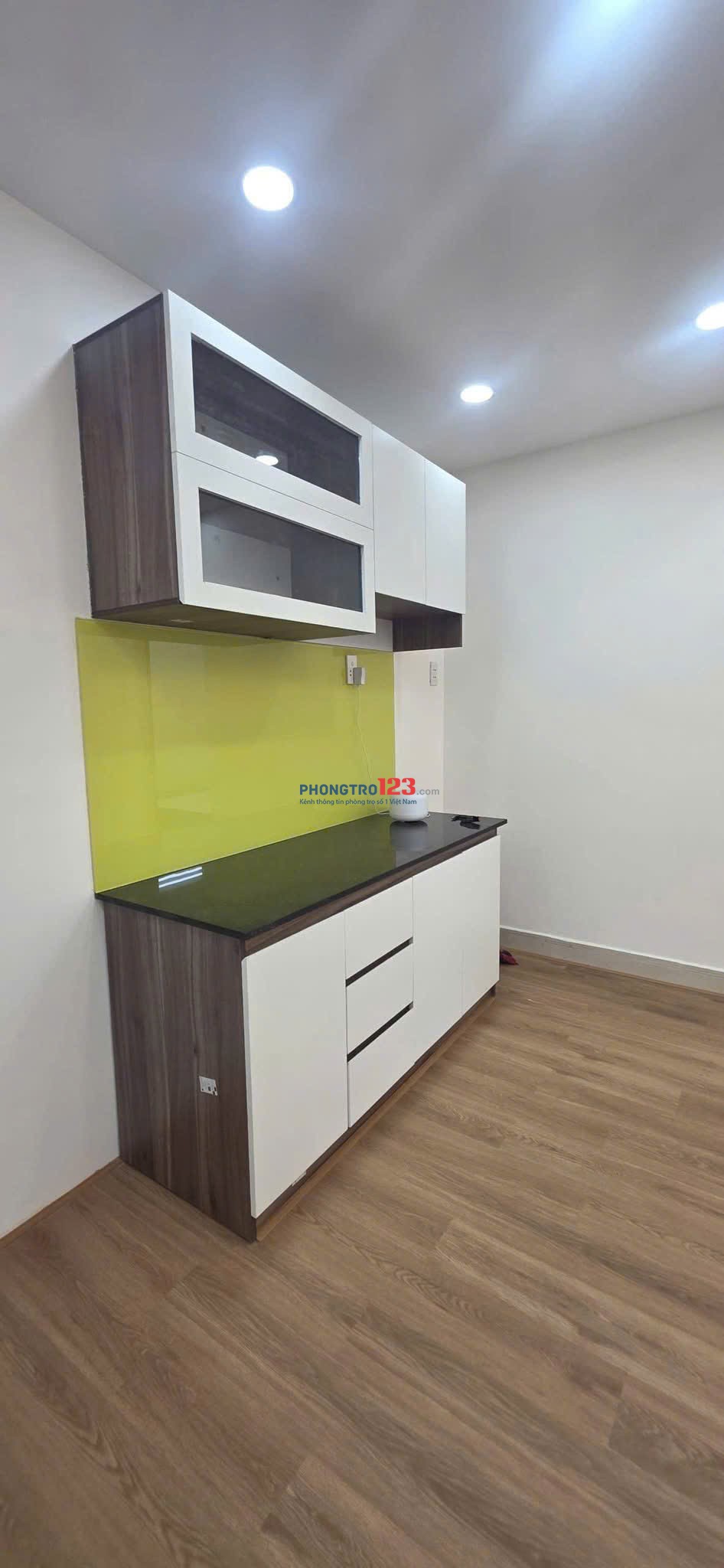 Chung cư 08 Bà Huyện Thanh Quan, Q3: 80m2, 2p ngủ, Nhà đep, 11tr/th