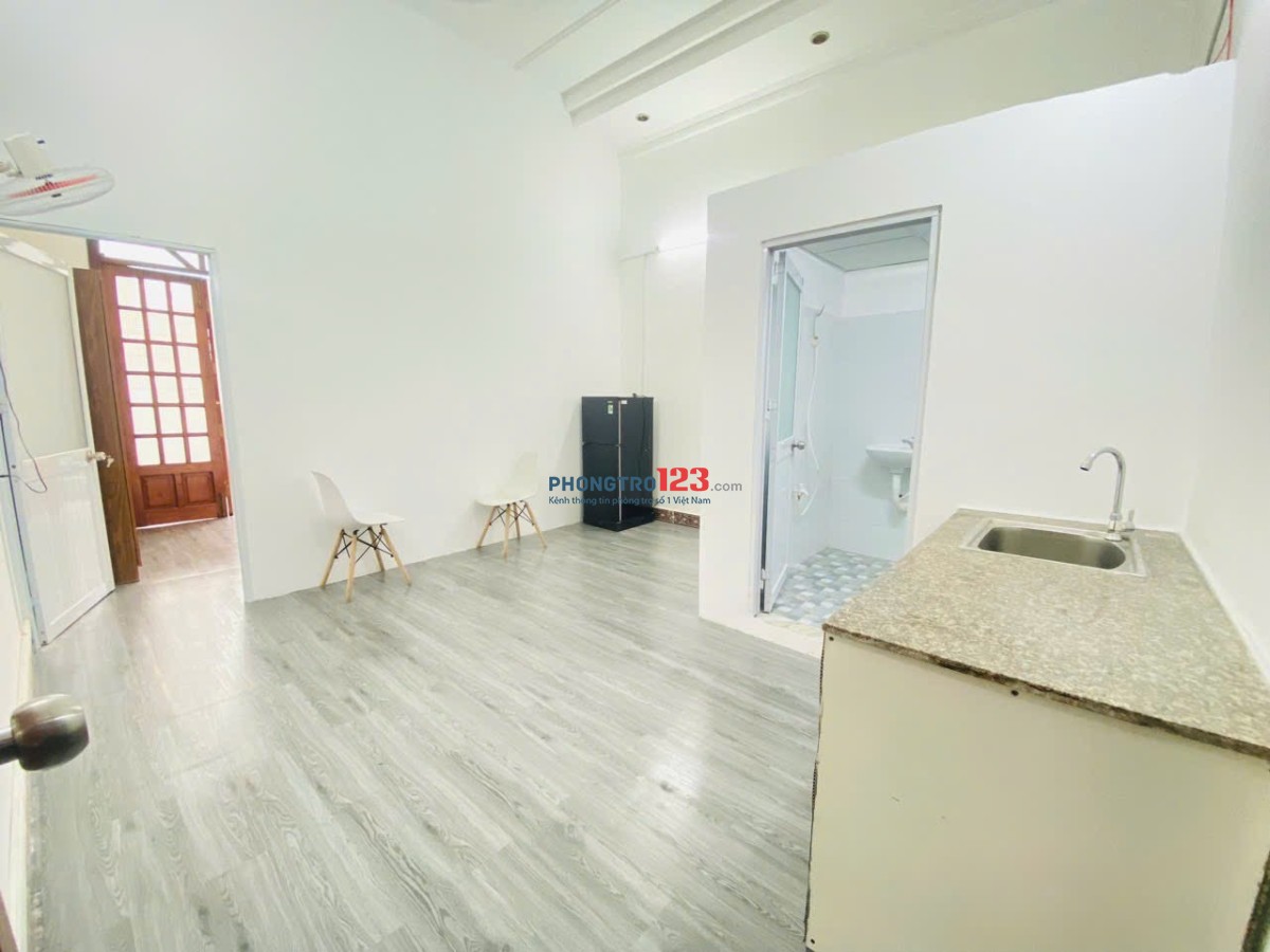 CĂN HỘ 1PN RIÊNG BAN CÔNG, GẦN NHÀ GA T3 TÂN BÌNH