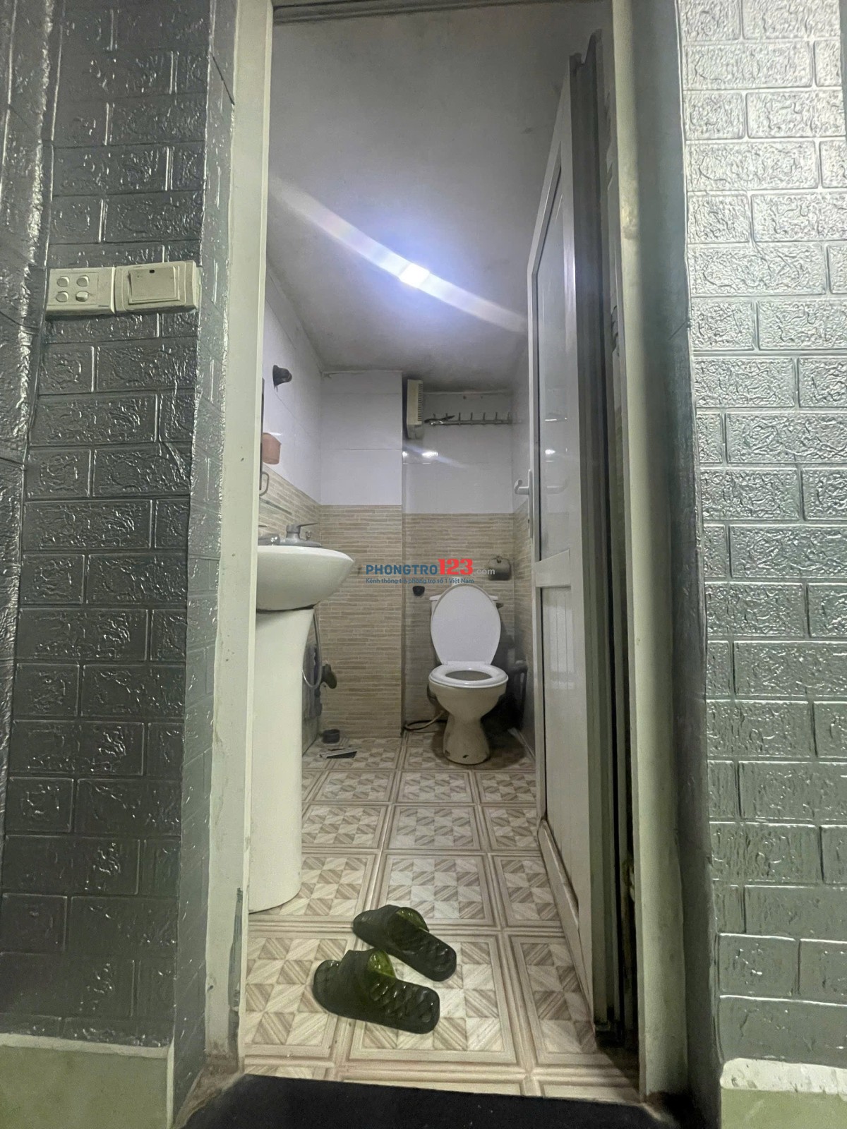 Cho thuê phòng- 2,8trieu, phố Phan Đình Giót, đủ nội thất cơ bản