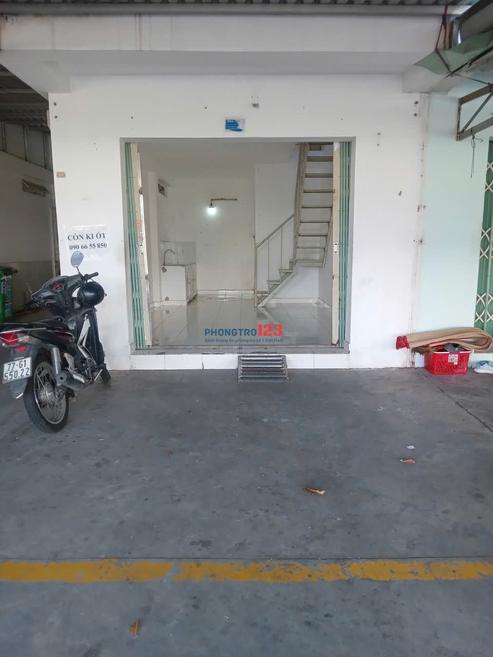 Còn 1 ki ốt mới, kd+ở tốt, rộng, mát, đông dân đường 33, vship2a, đối điện cty, 1 trệt 1 lầu ,