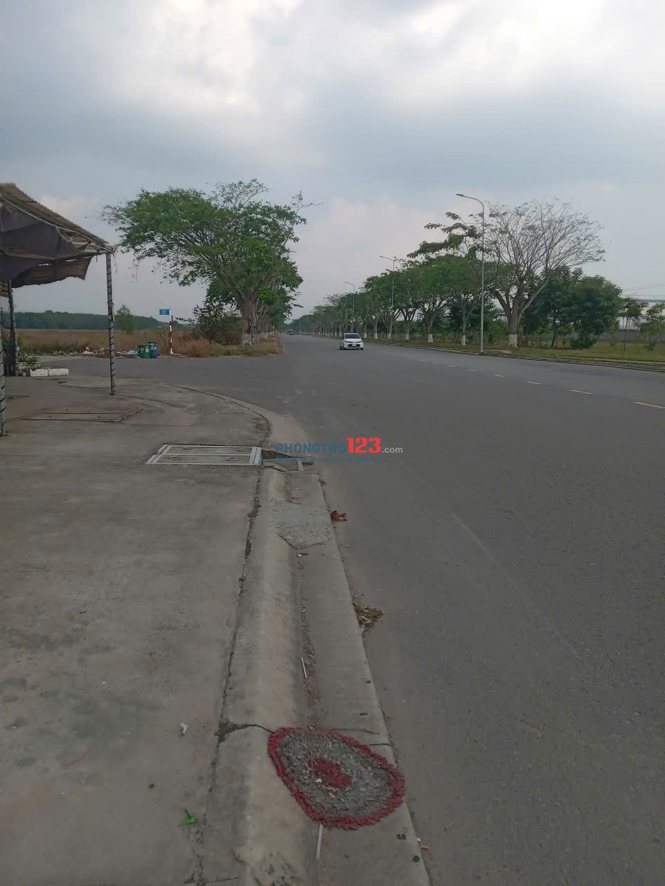 Còn 1 ki ốt mới, kd+ở tốt, rộng, mát, đông dân đường 33, vship2a, đối điện cty, 1 trệt 1 lầu ,