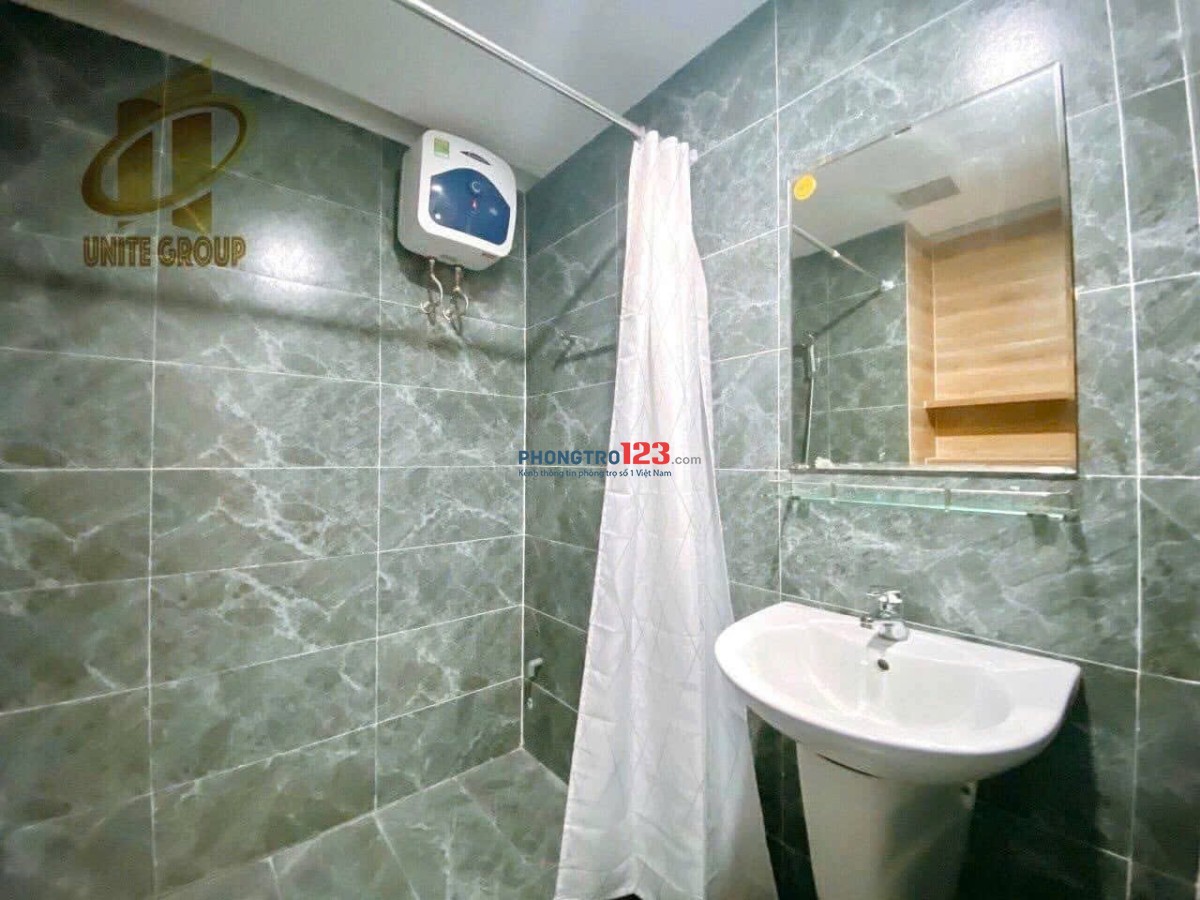 Căn Hô Ban công 40m2 Full Nội Thất, Nguyễn Thái Bình Quận 1, Gần chợ Bến Thành