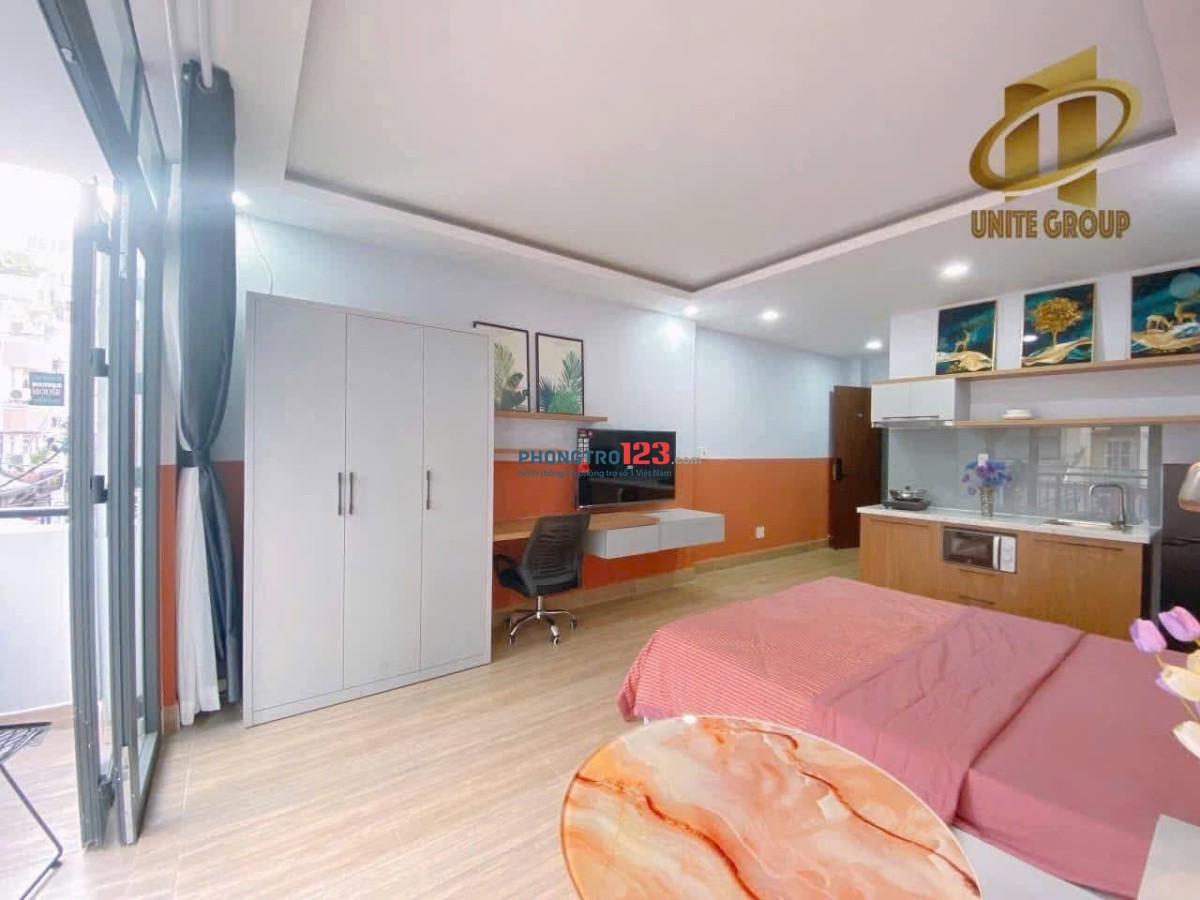 Căn Hô Ban công 40m2 Full Nội Thất, Nguyễn Thái Bình Quận 1, Gần chợ Bến Thành