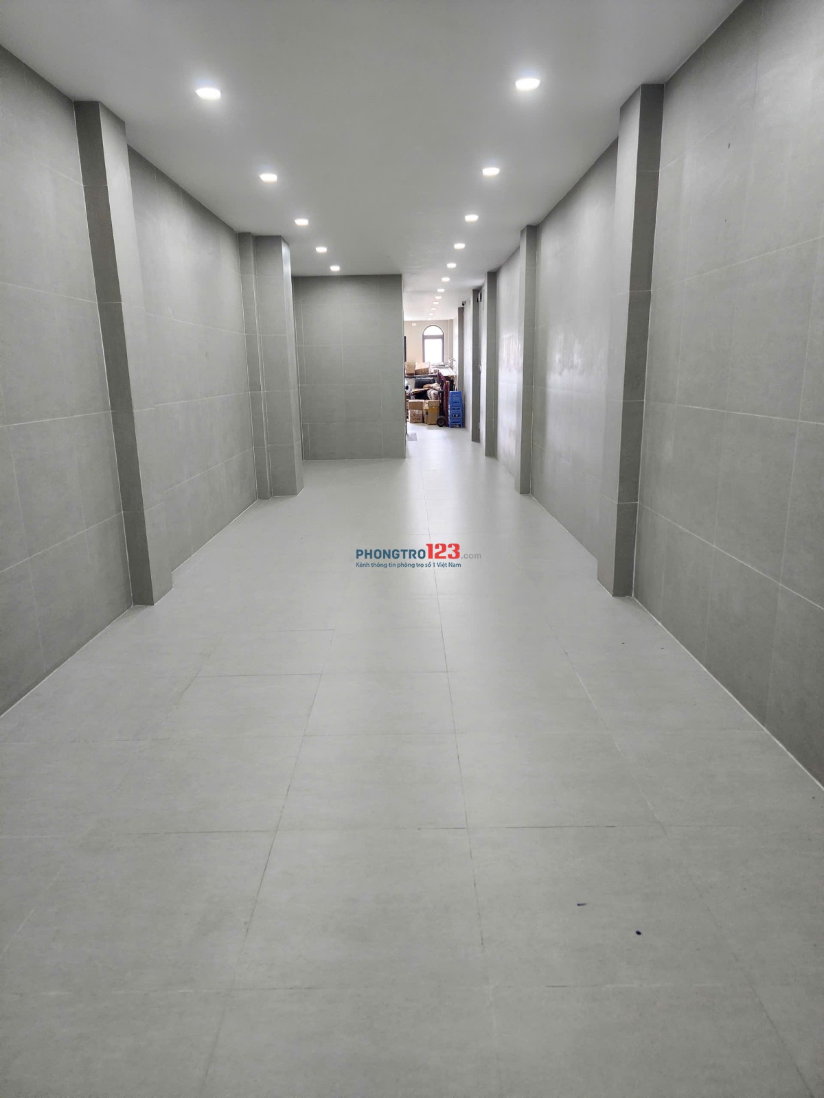 CHO THUÊ NHÀ MẶT TIỀN KINH DOANH NGAY SÁT CHỢ LỚN – ĐƯỜNG 10M XE TẢI TẬN CỬA