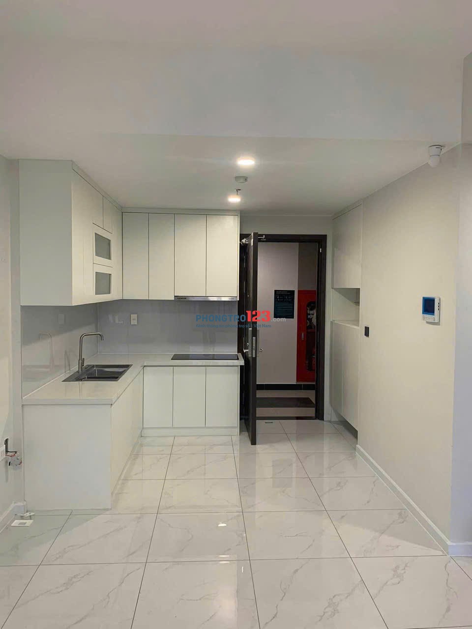 Chung cư Lotus, Trịnh Đình Thảo, TP: nhà mới, 2PN, 2WC, nhà trống, 9tr