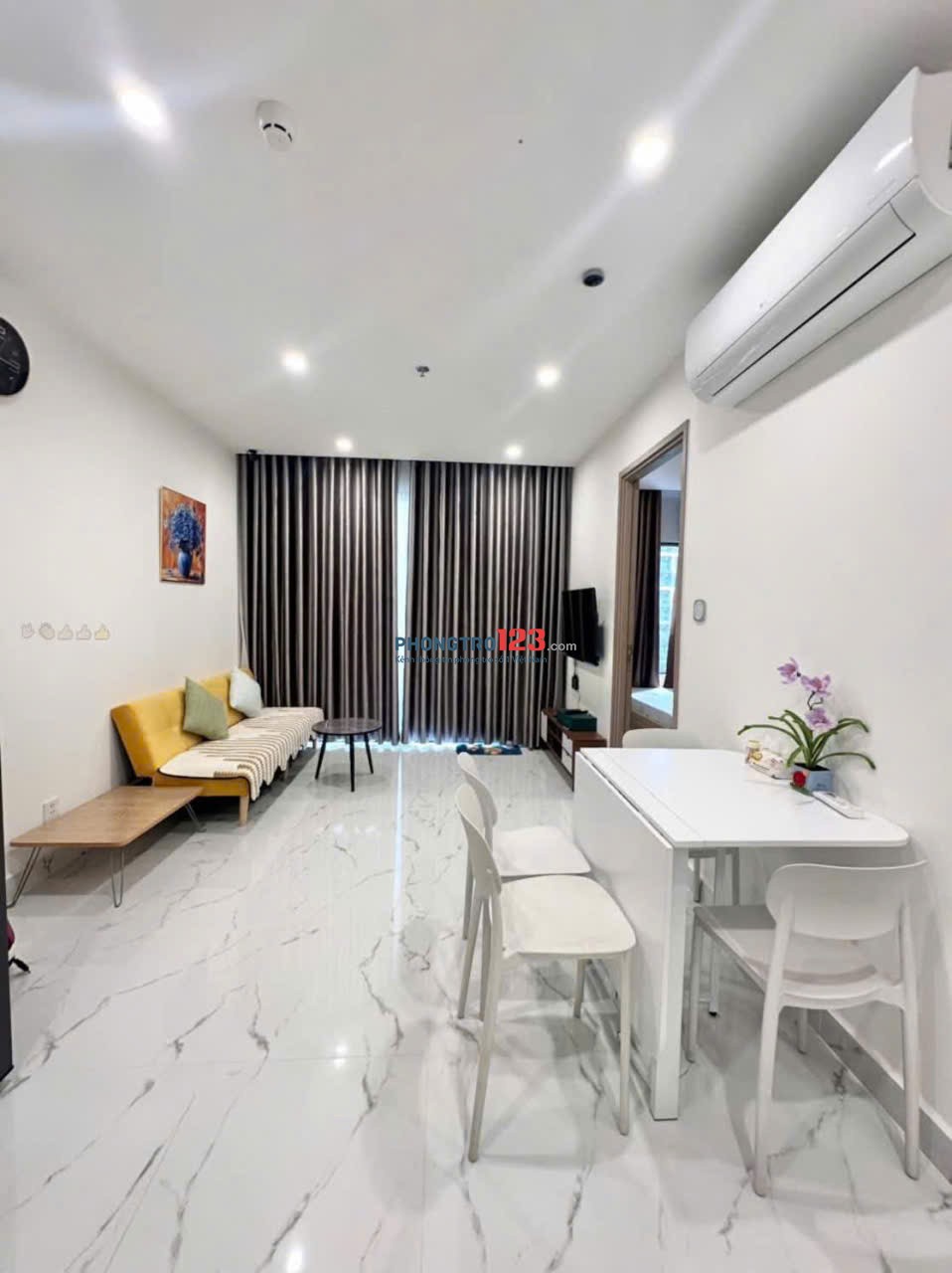 Carillon 5 - Lũy Bán Bích căn 2 phòng ngủ giá 11tr/th, Có nội thất