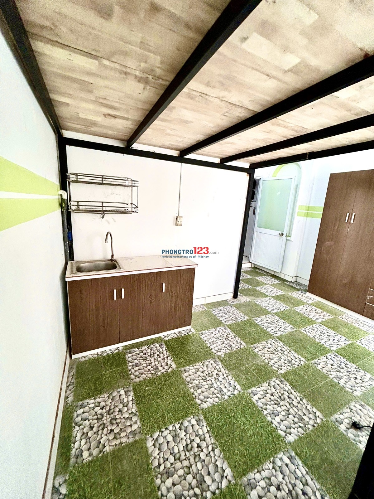 Chính chủ cho thuê phòng lầu 1 gác ban công riêng giá 3tr3