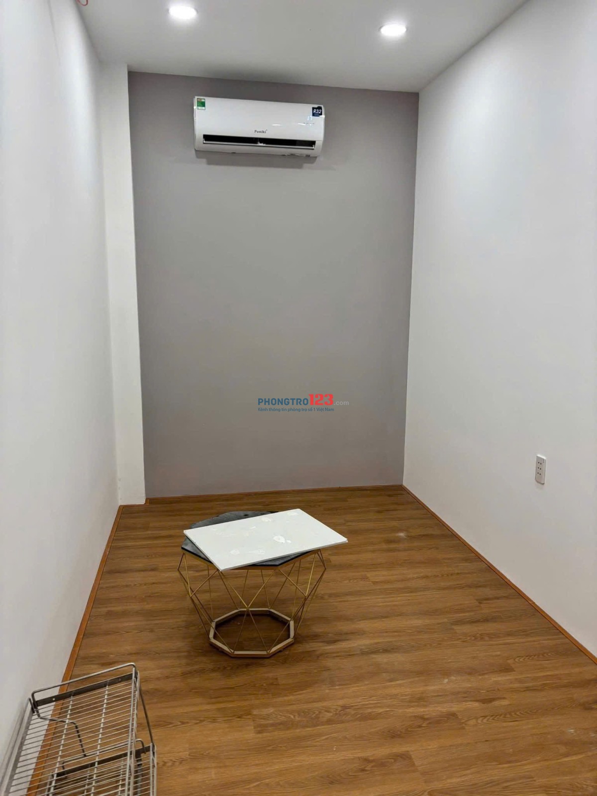 Chung cư Nguyễn Trãi, Bến Thành, Q1, 75m2, 2PN, 1WC, Nội thất, 11tr/th.