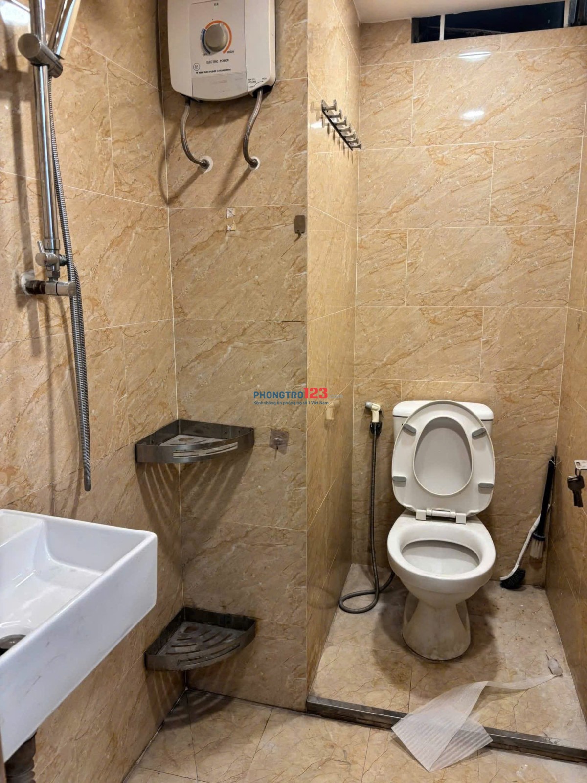 Chung cư Nguyễn Trãi, Bến Thành, Q1, 75m2, 2PN, 1WC, Nội thất, 11tr/th.