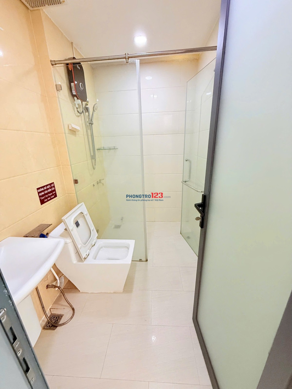 Phòng trọ Quận 3 Lê Văn Sỹ gần nhà thờ TÂN ĐỊNH , có BANCOL , máy giặt riêng Full NT