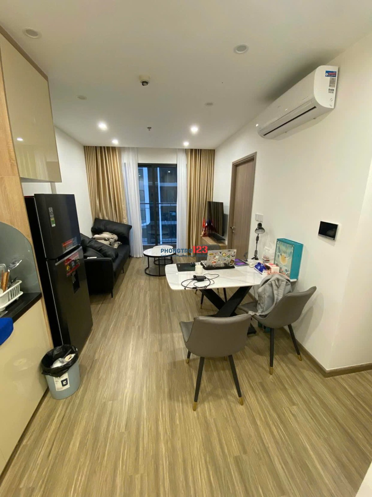 Tìm người ở ghép căn hộ 2 phòng ngủ (đã có 3 người)