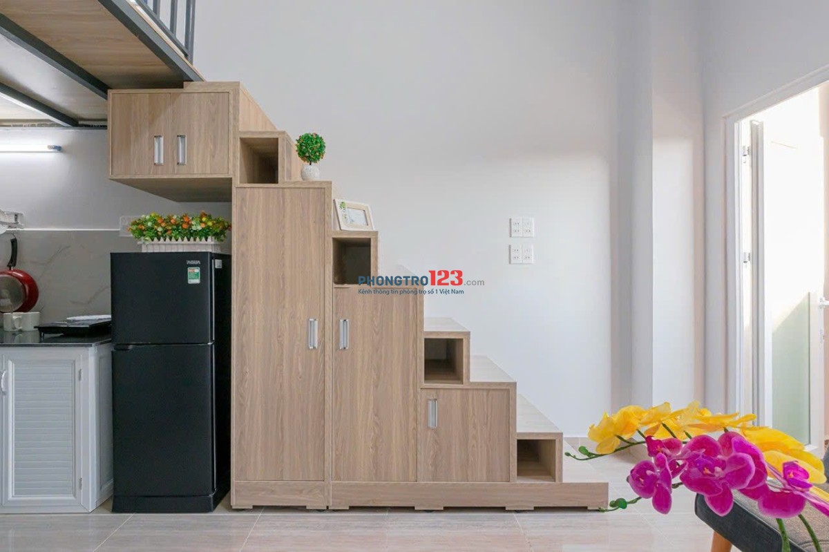 Cho thuê phòng duplex hai tầng rộng rãi có ban công gần Aeon