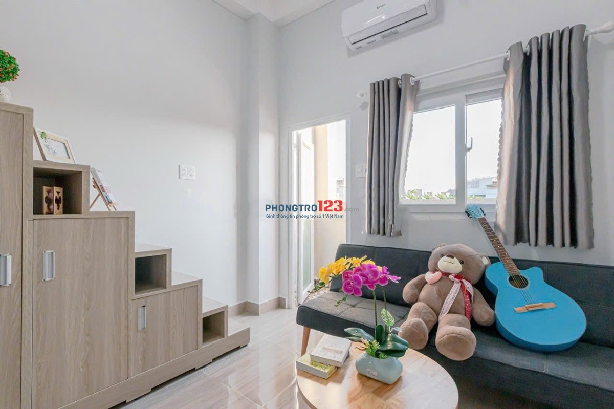 Cho thuê phòng duplex hai tầng rộng rãi có ban công gần Aeon