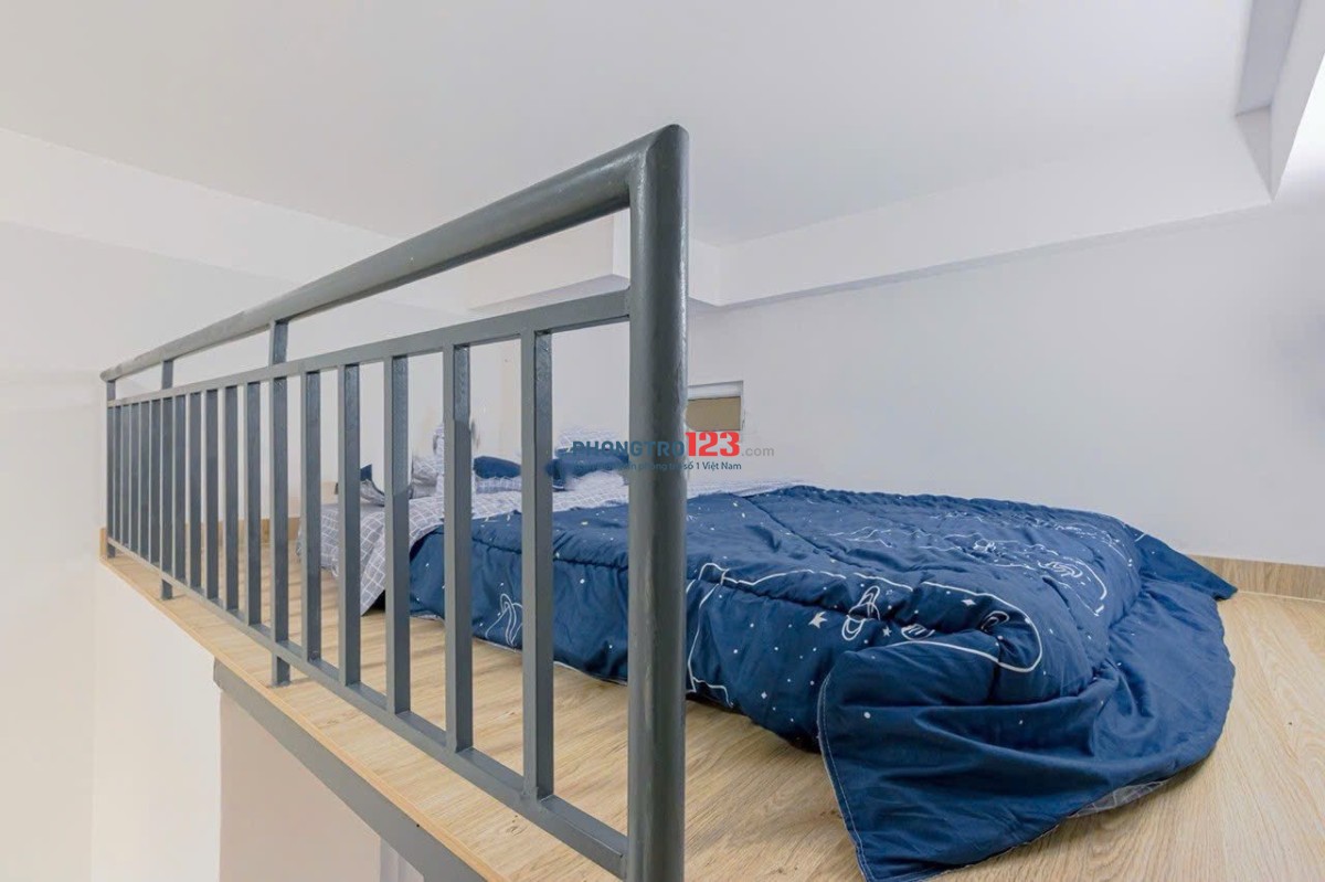 Cho thuê phòng duplex hai tầng rộng rãi có ban công gần Aeon