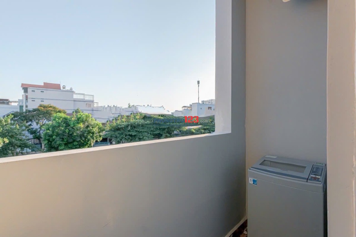 Cho thuê phòng duplex hai tầng rộng rãi có ban công gần Aeon