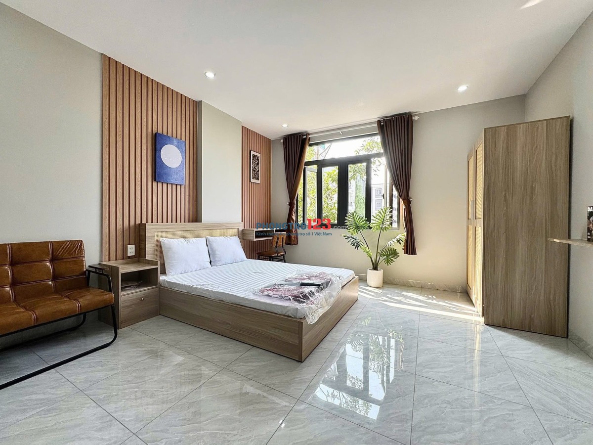 Phòng Cửa sổ thoáng Máy Giặt Riêng nội thất hiện đại ngay Bùi Đình Tuý - Chợ Bà Chiểu