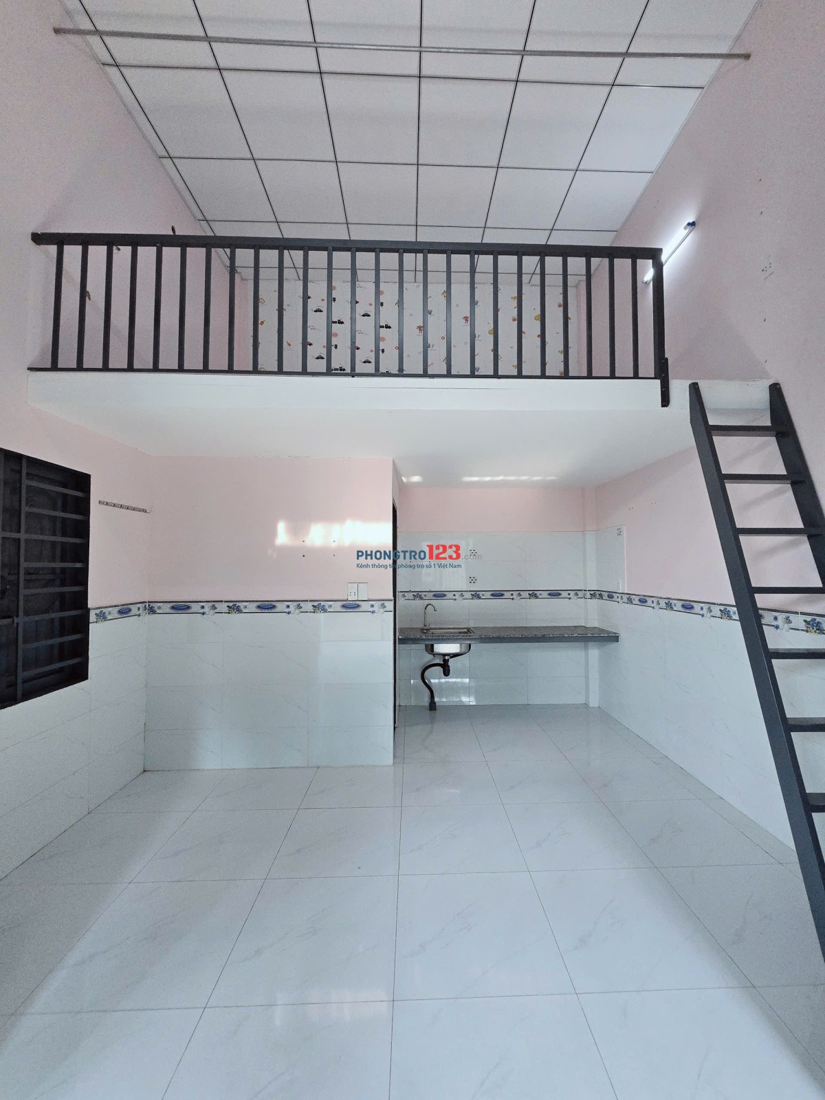 KIOT mặt tiền dãy phòng trọ 18 phòng Nguyễn Duy Trinh, rộng rãi 25m2, gần chợ Long Trường