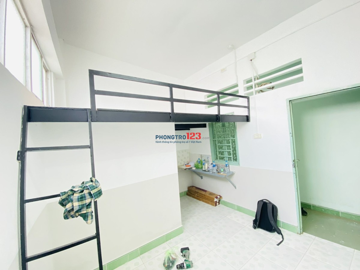  PHÒNG TRỌ CÓ GÁC NGAY ETOWN CỘNG HOÀ -> GẦN NHÀ GA T3