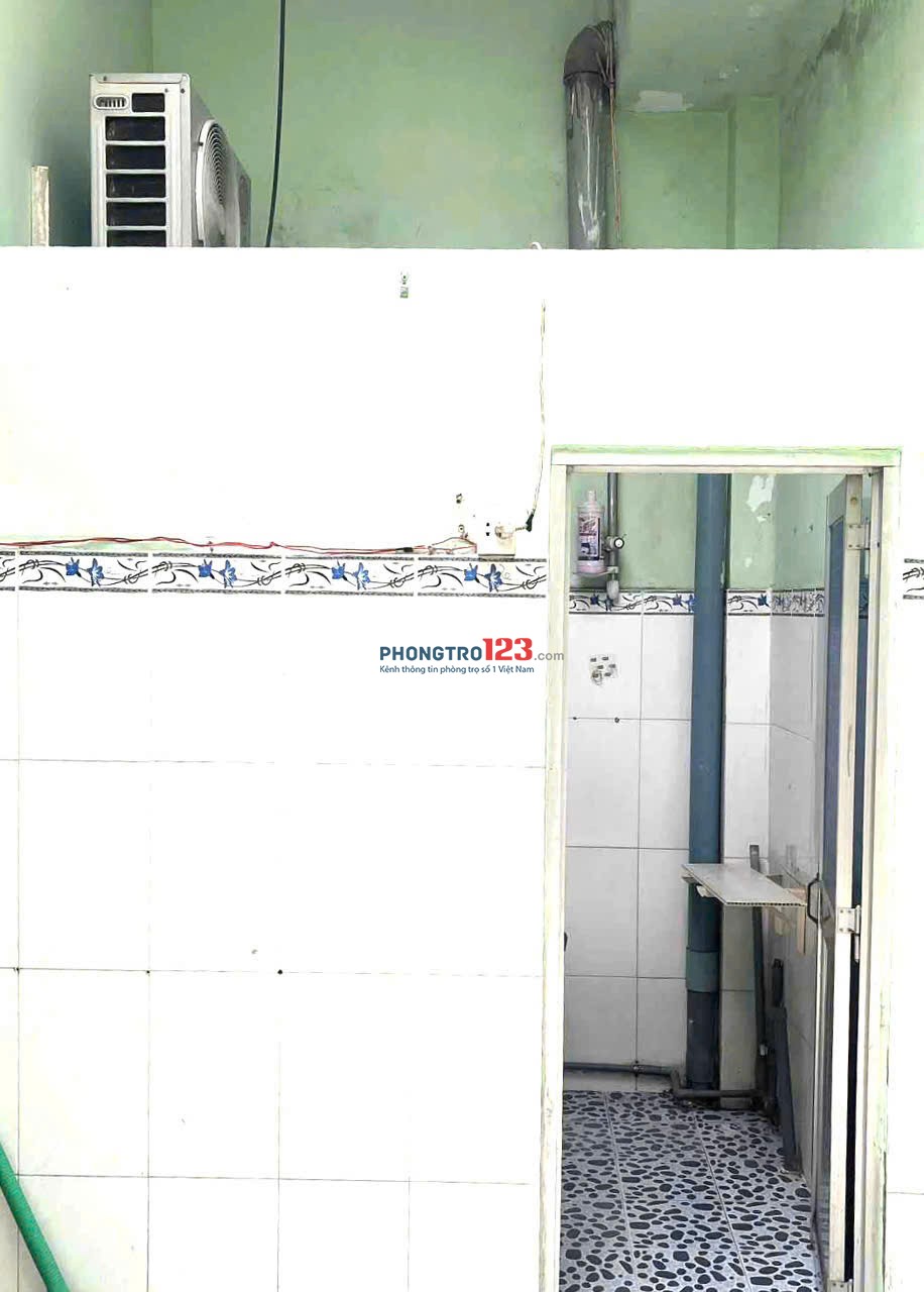 phòng toilet riêng, có gác máy lạnh Lê Văn Lương gần PETRO GAS 2.7 tr ở dc 4 người, sạc xe điện,