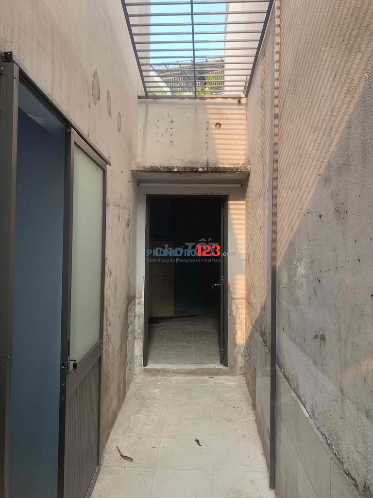 Nhà nguyên căn 60m2 2 PN ở đông, nuôi dc chó mèo