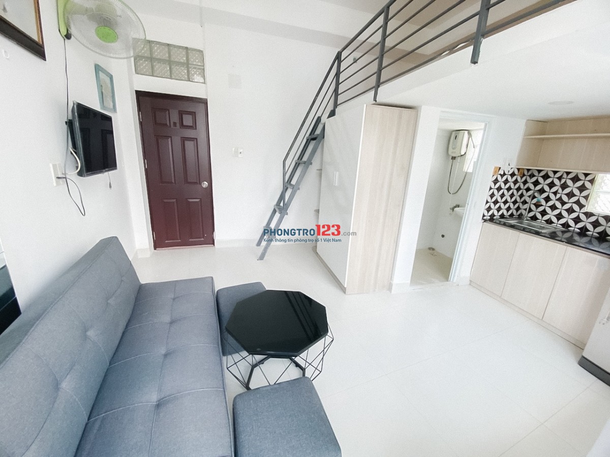 Phòng 30m2 - 6,9tr, ban công, kệ bếp, full tiện nghi, tự do 24/24, thang máy, Q. Bình Thạnh