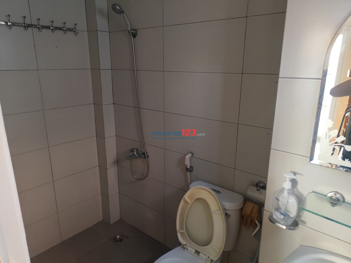Cho thuê phòng lầu 4 ở quận 3, cư xá Đô Thành
