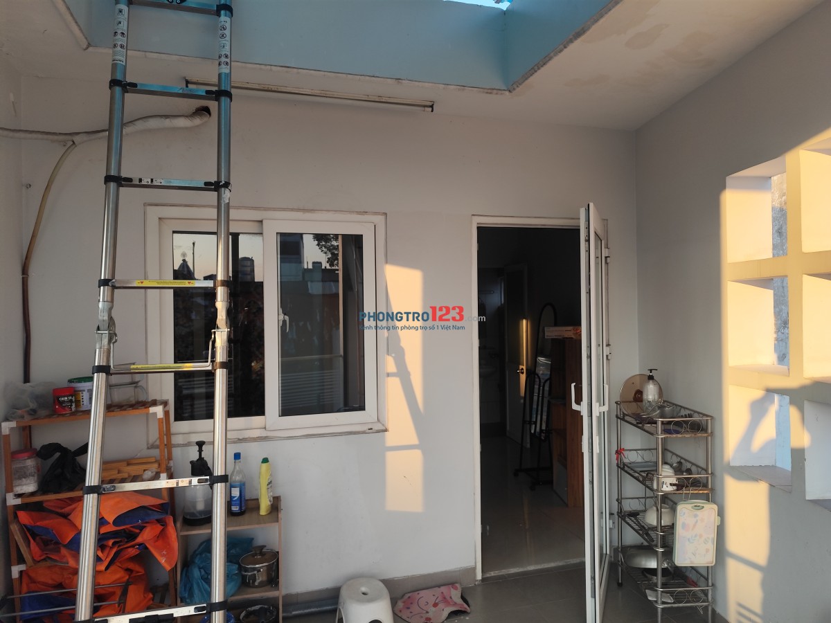 Cho thuê phòng lầu 4 ở quận 3, cư xá Đô Thành